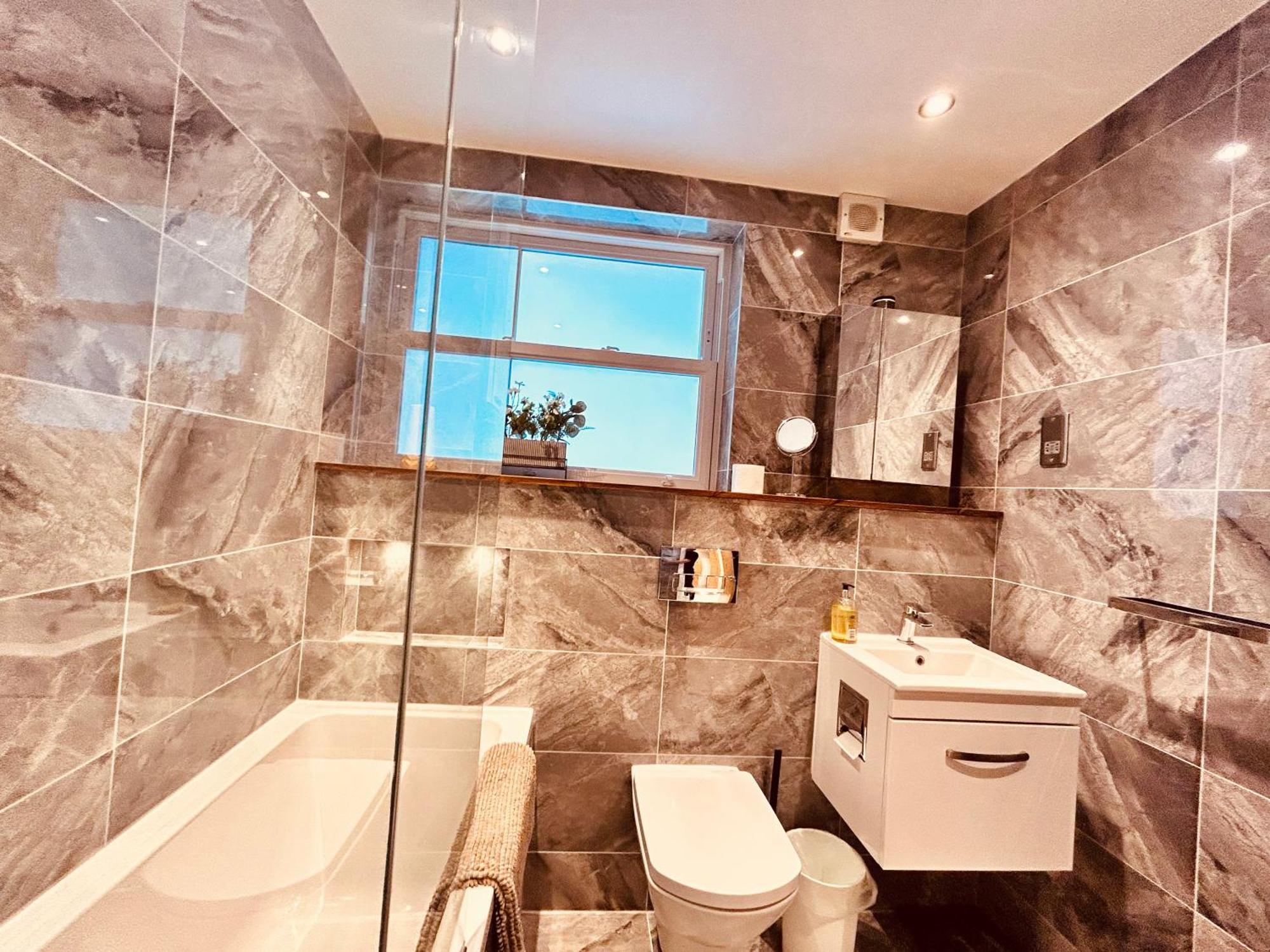 Stunning Spacious B.Apt. Slps.4 London Eksteriør bilde