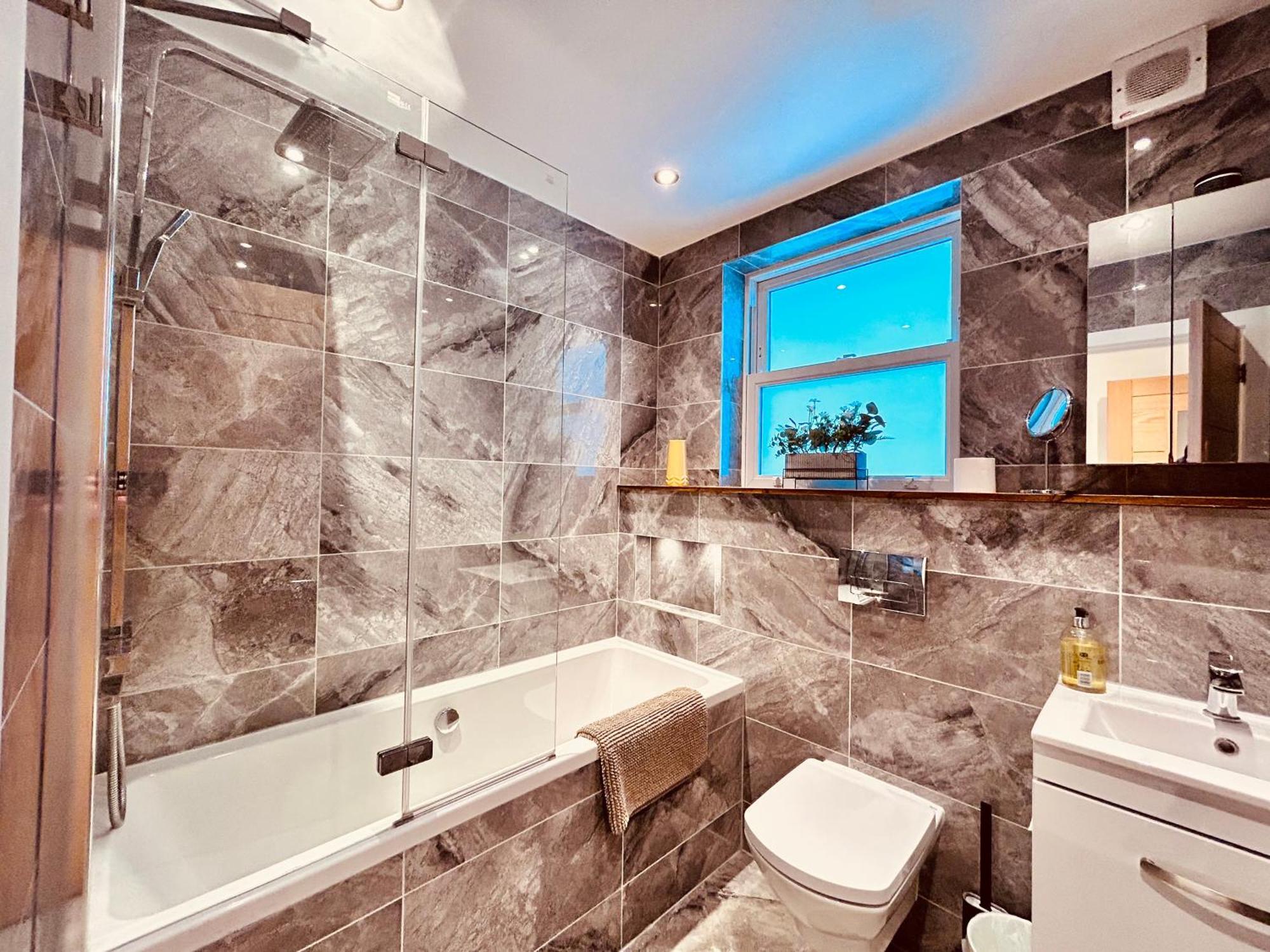 Stunning Spacious B.Apt. Slps.4 London Eksteriør bilde