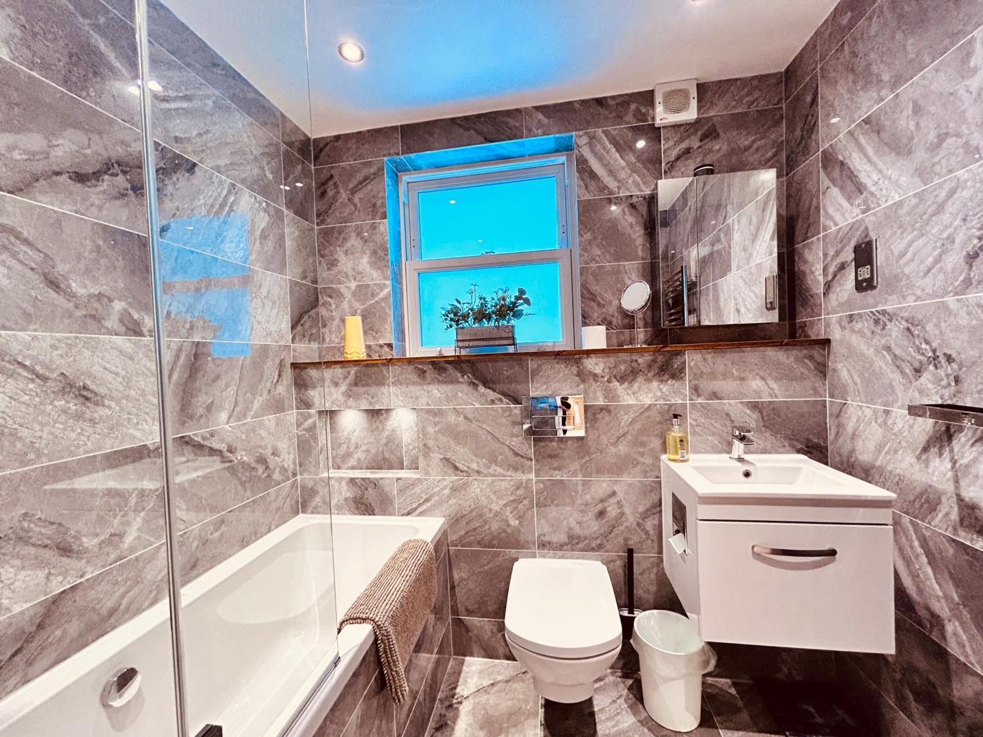 Stunning Spacious B.Apt. Slps.4 London Eksteriør bilde